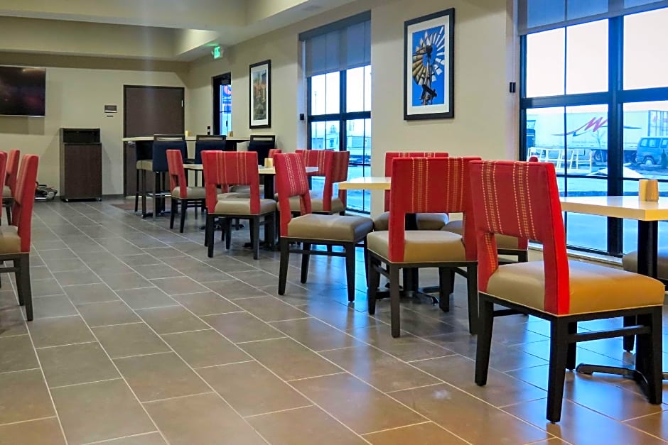 Comfort Inn & Suites Cedar Rapids CID Eastern Iowa Airport