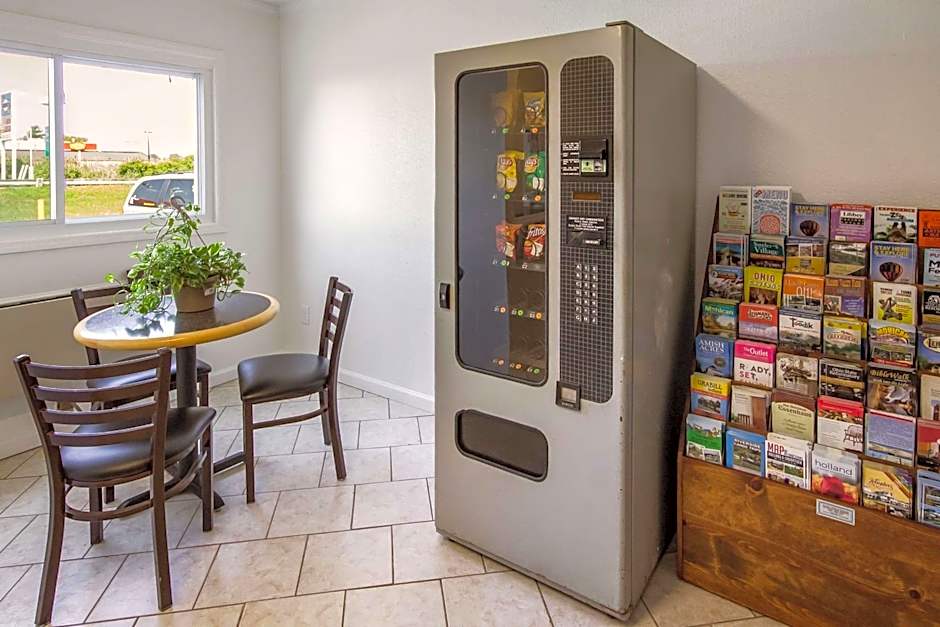 Motel 6-Rossford, OH