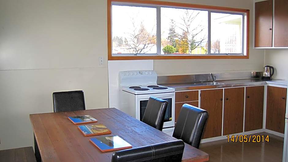 High Country Lodge, Motels & Backpackers