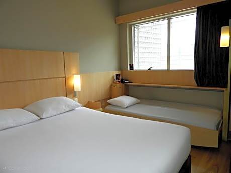 Standard Double Room with 1 Single Bed