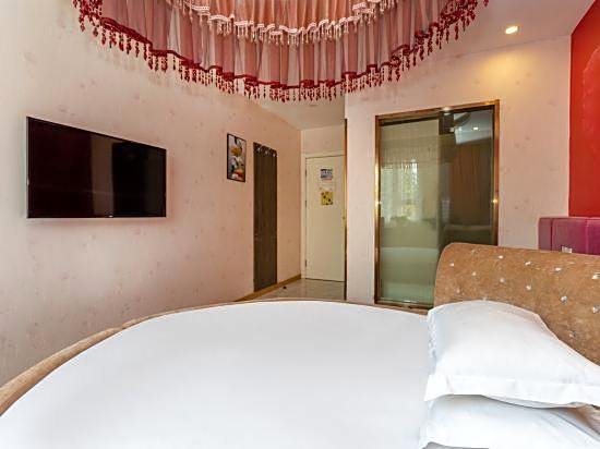 Shell Shanghai Baoshan District Tieli Road Subway Station Tiefeng Road Hotel