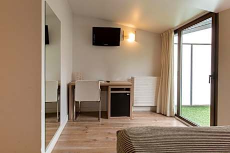 Triple Room (2 Adults + 1 Child)