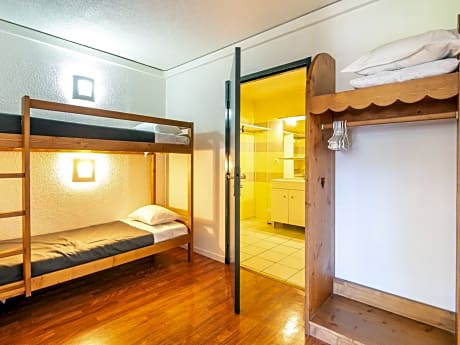 One-Bedroom Apartment (8 adults)