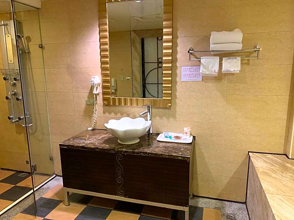 Crystal Business Motel