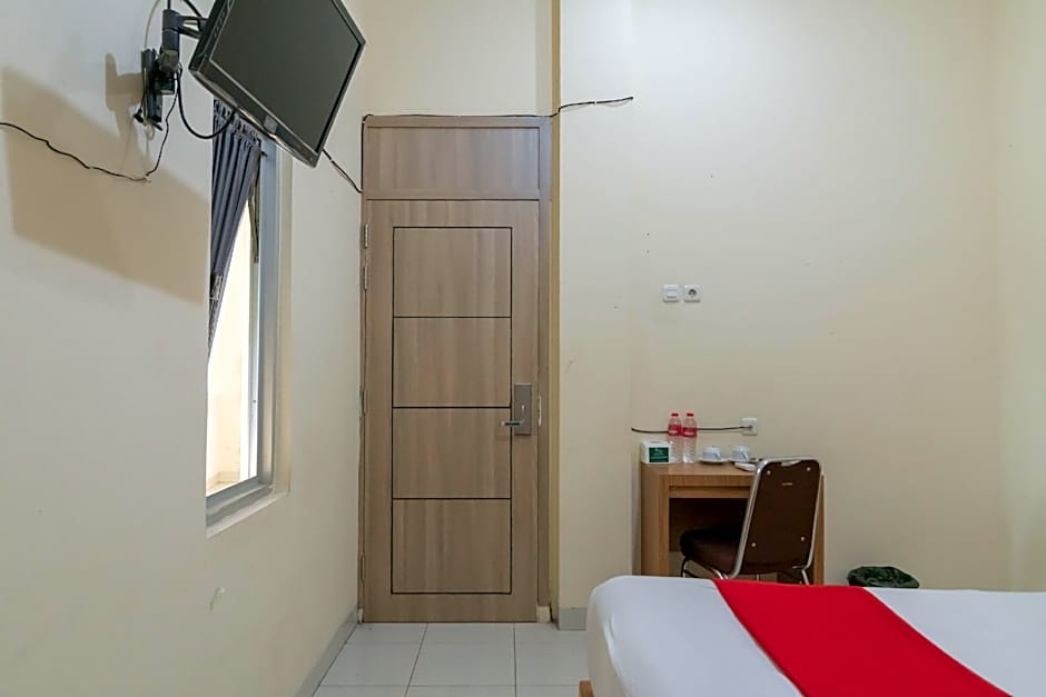 RedDoorz @ Jalan Kolonel Haji Burlian Palembang 2