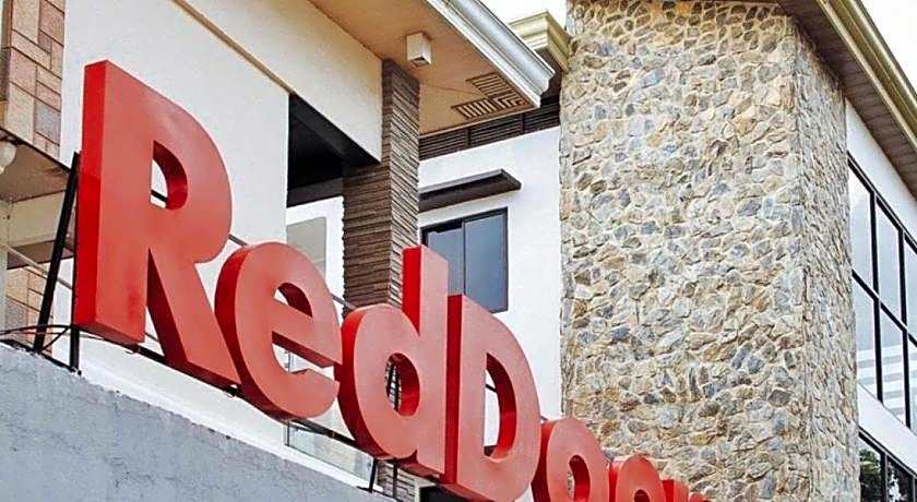 RedDoorz @ Poblacion Sur Sigma