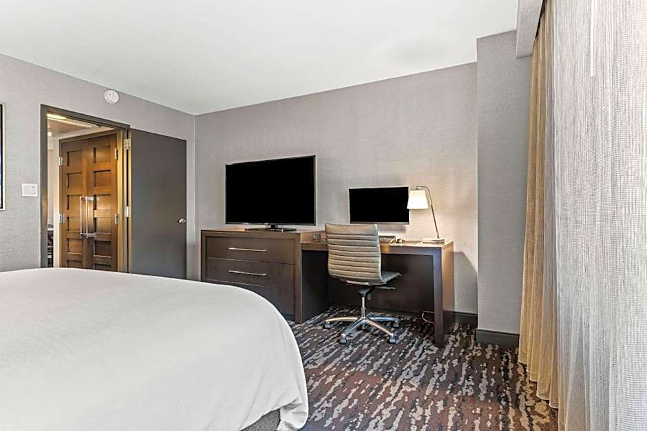 Embassy Suites By Hilton Crystal City - National Airport