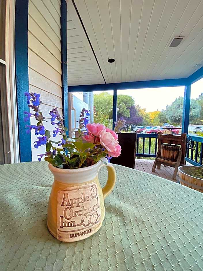Apple Orchard Inn