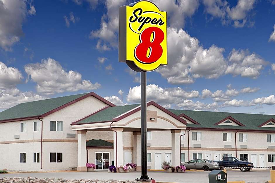 Super 8 by Wyndham Kindersley