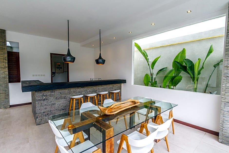 Villa Saha - Elegant 3-Bedroom in Seminyak
