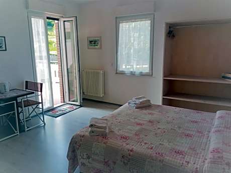 Double Room with Terrace with private bathroom
