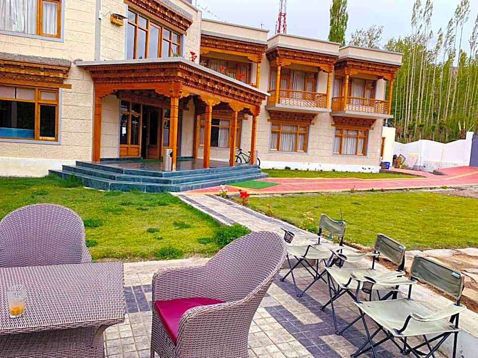 Photo 1 of 21 of Niran Boutique Hotel