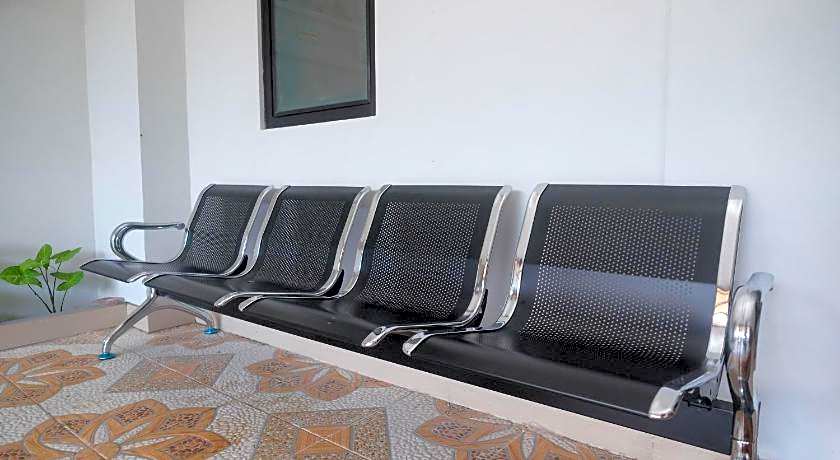 DR Living Syariah Solo Mitra RedDoorz