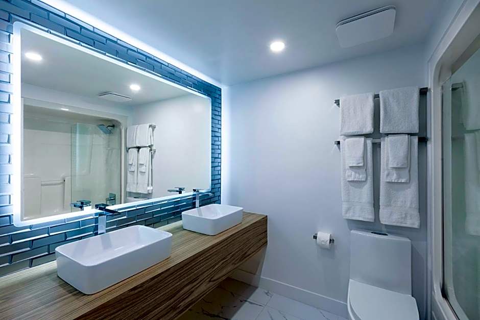 Strata Hotel