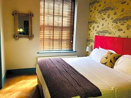 Family Three-Bedroom Apartment