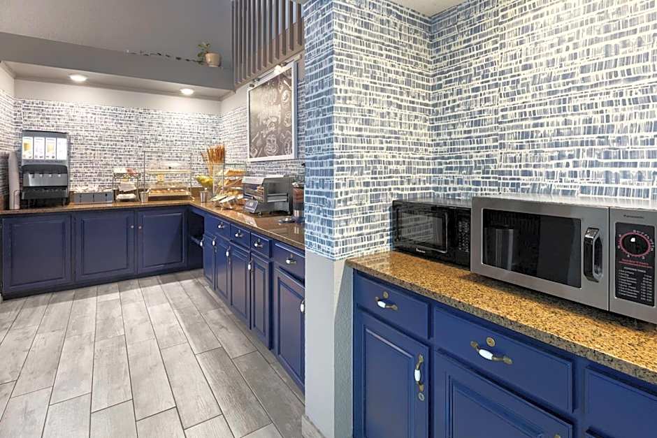 AmericInn by Wyndham Chippewa Falls