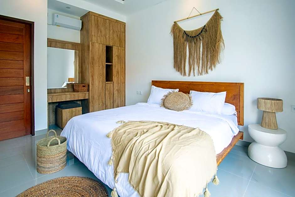 Sundaze Villas - Cozy Stay in Canggu with Private Pool