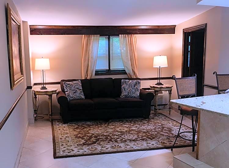 Chalet Inn & Suites