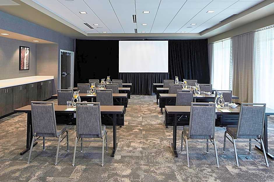 Courtyard by Marriott Minneapolis West