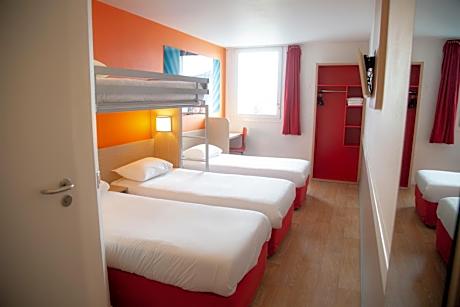 Next Generation Quadruple Room with 4 Single Beds