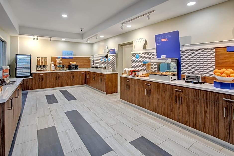 Holiday Inn Express Hotel and Suites Katy By IHG