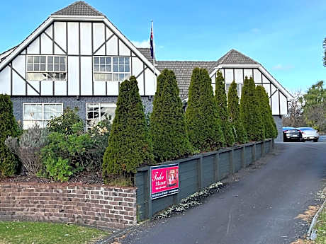 Tudor Manor Bed & Breakfast