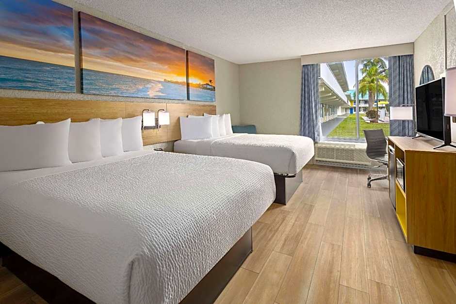 Days Inn & Suites by Wyndham Fort Pierce Midtown
