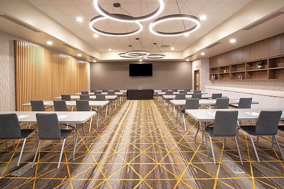 Holiday Inn Glendale By IHG