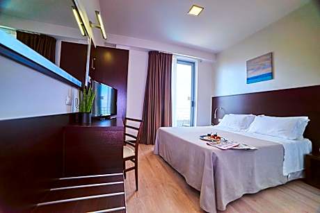 Classic Double or Twin Room with Partial Sea View