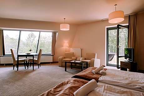 Garden Studio Apartment