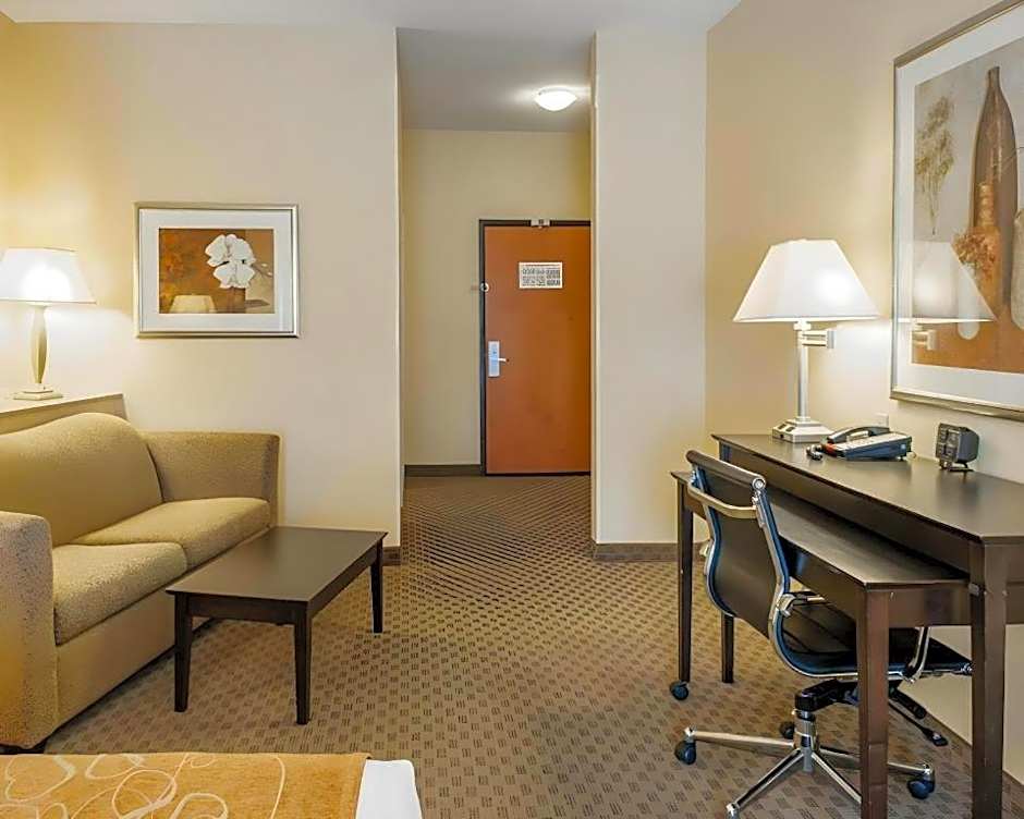 Comfort Suites