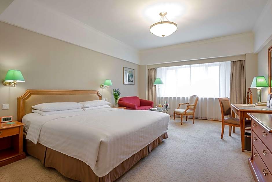 Photo 1 of 4 of Superior 1 King Bed