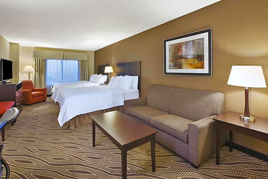 Photo 1 of 1 of 2 Queen Beds Suite
