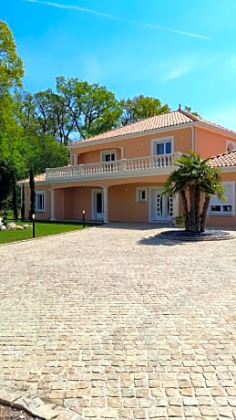 VILLA DES CHENES-Adult only