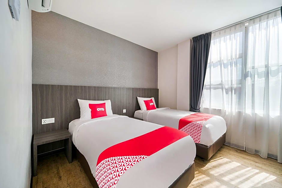 Capital O 89386 Stay 365 Hotel