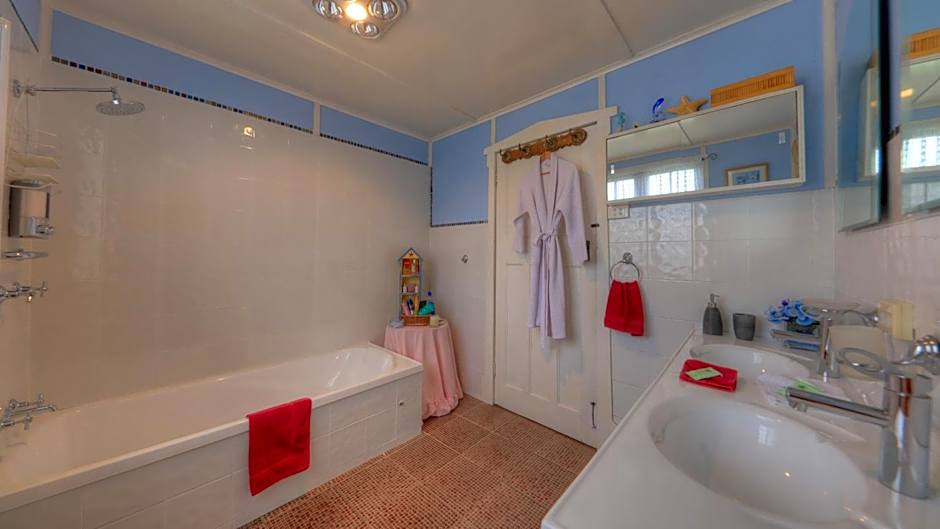 Andavine House - Bed & Breakfast