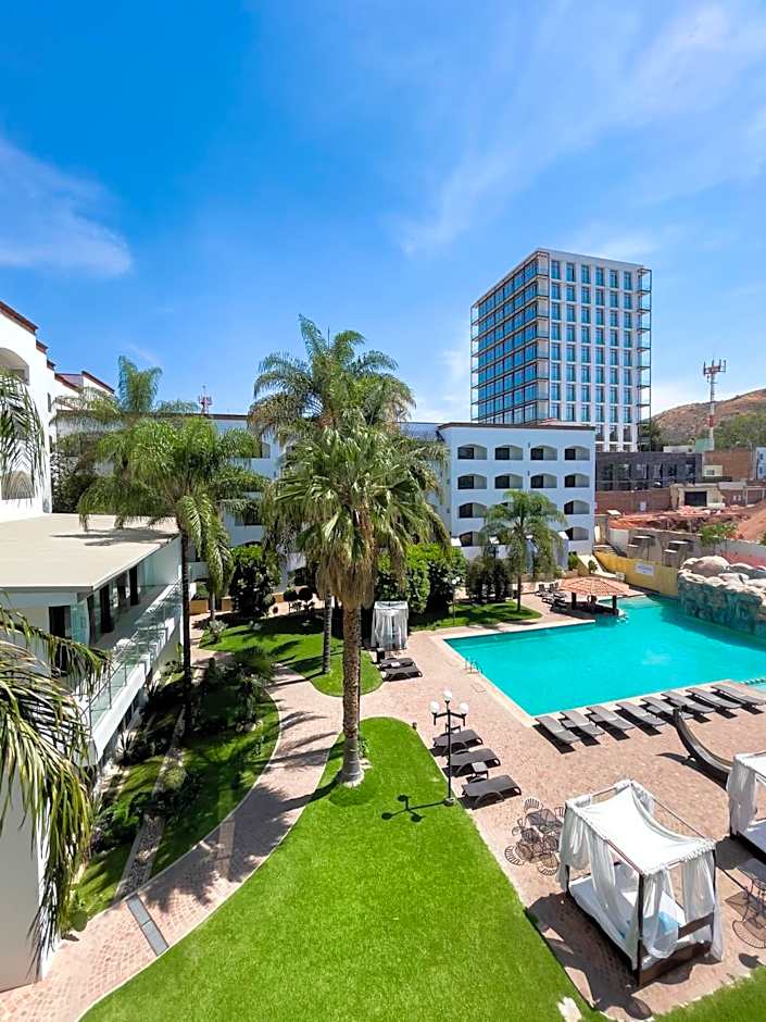 Hotel Gran Plaza & Convention Center