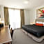 Indulge Apartments - Ontario