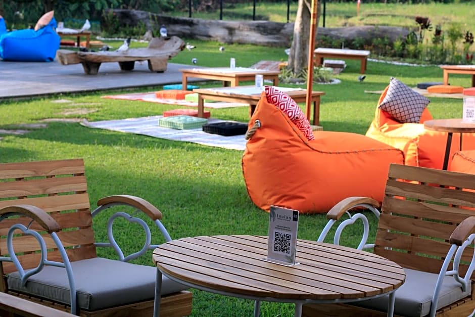 Taulan Villa by Social Hideout