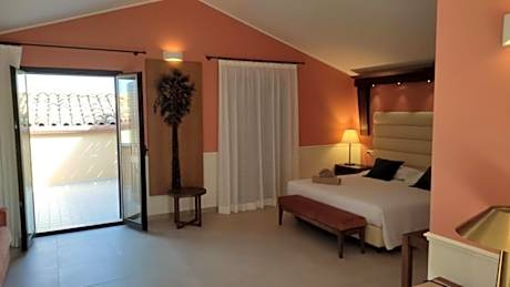 Suite with Mountain View