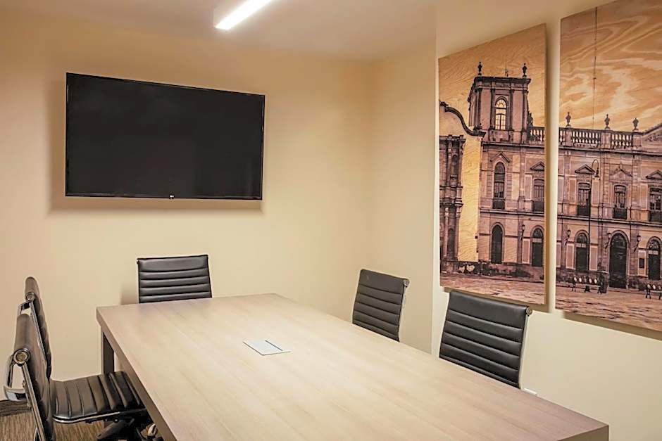 Fiesta Inn Express San Luis Potosi Oriente