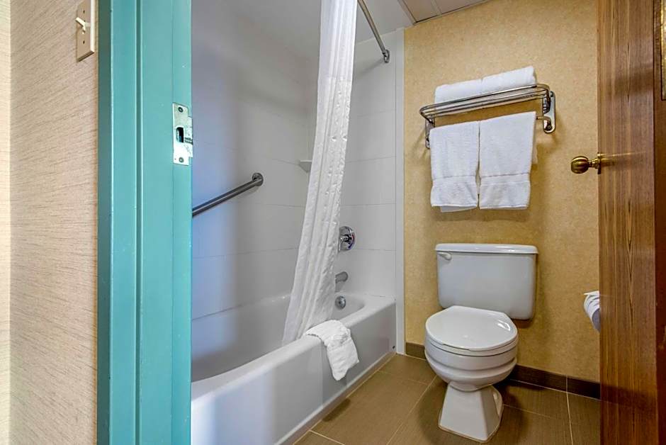 Quality Inn & Suites Mansfield