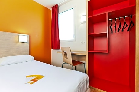 Triple Room with Three Single Beds