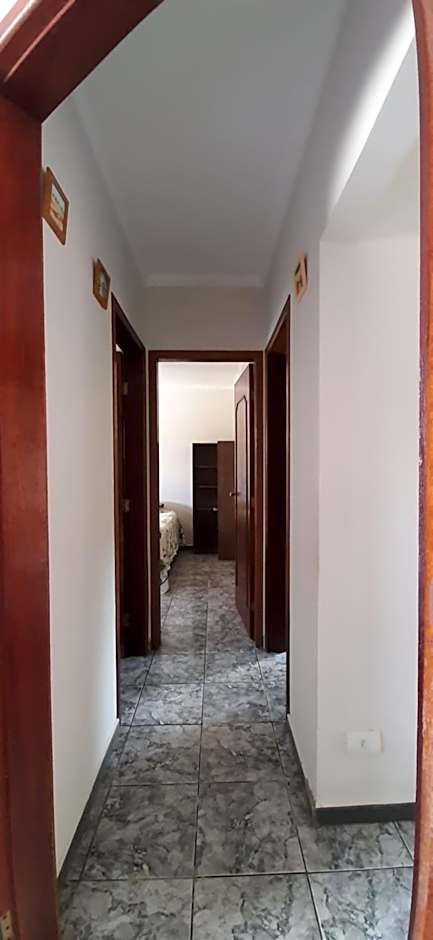 Caso em condomínio com lago, serra, campo e mar