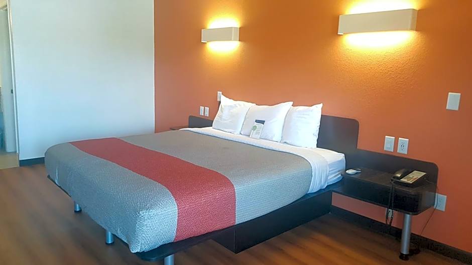 Motel 6-Columbus, OH - OSU