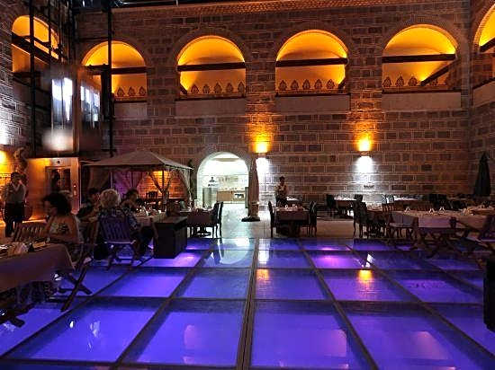 Cesme Kanuni Kervansaray Historical Hotel