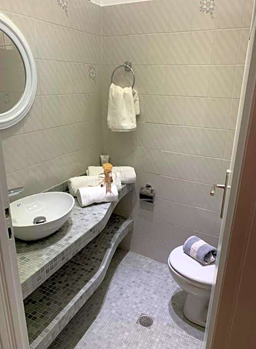 Philoxenia Hotel & Studios