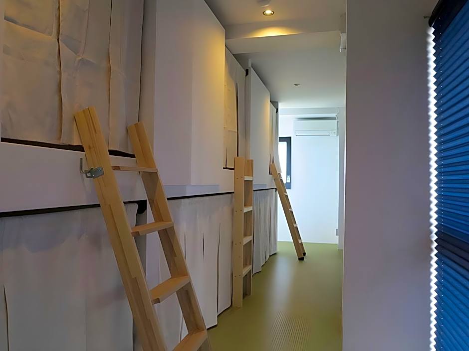 J-Hoppers Lake Biwa Guesthouse