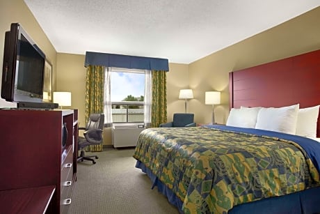 1 King Bed, Non-Smoking