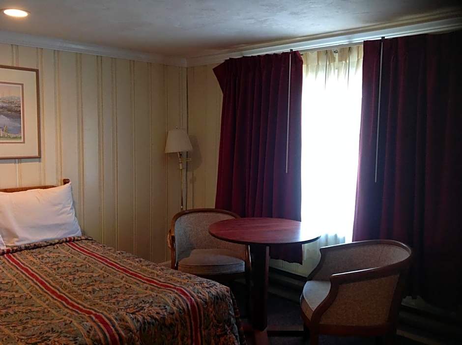 Tides Motel - Hampton Beach